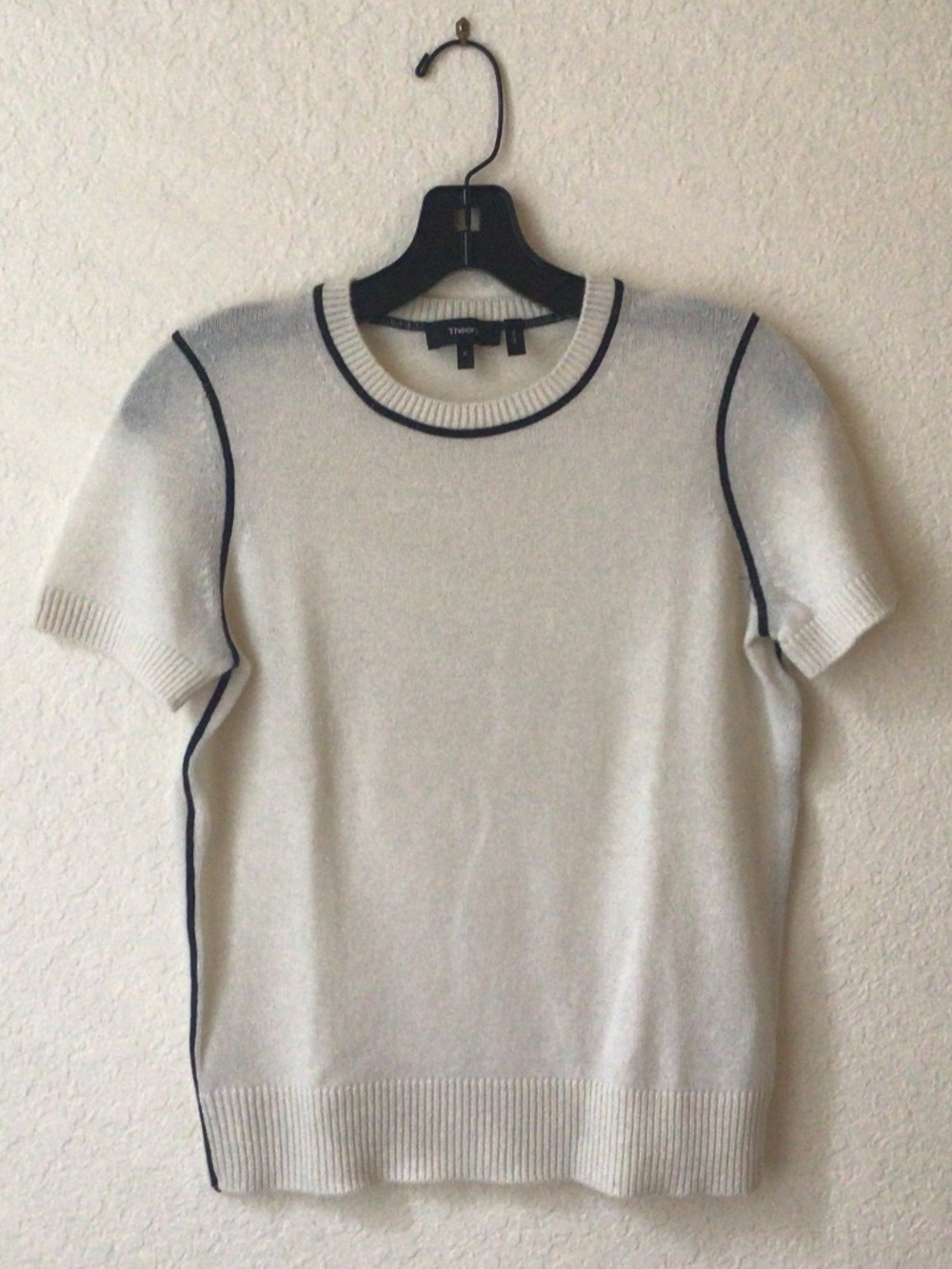 Theory cream  short sleeve cashmere tee size P